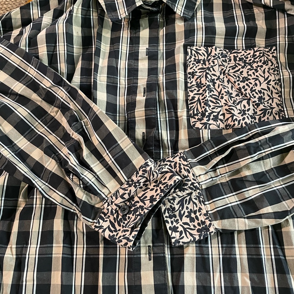 Isaac Mizrahi Black and White Checkered Shirt with Leaf Pocket